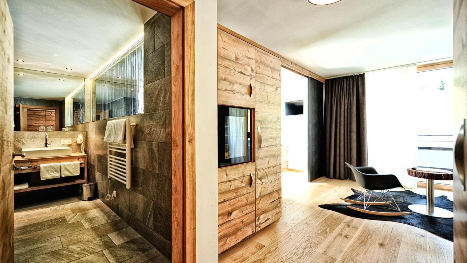 Alps Lodge