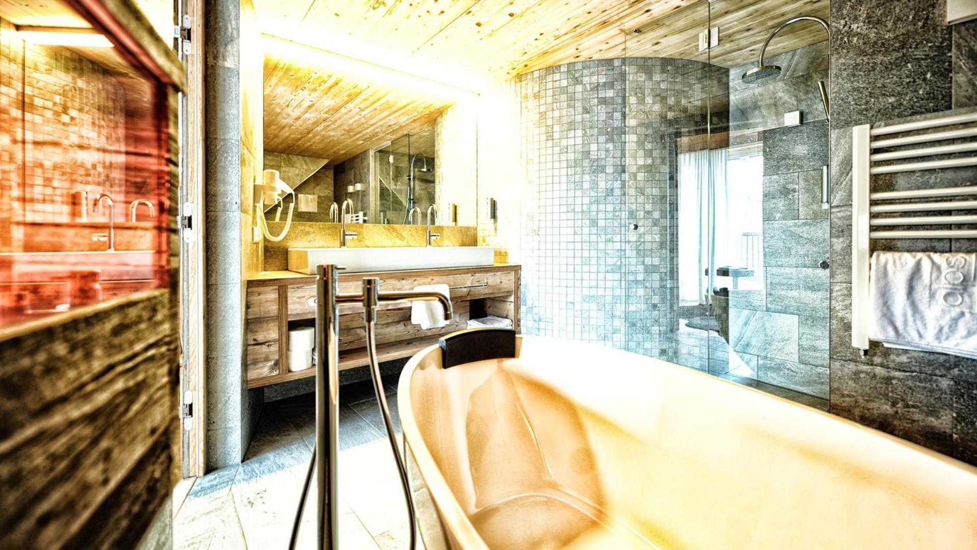 Alps Lodge 3*
