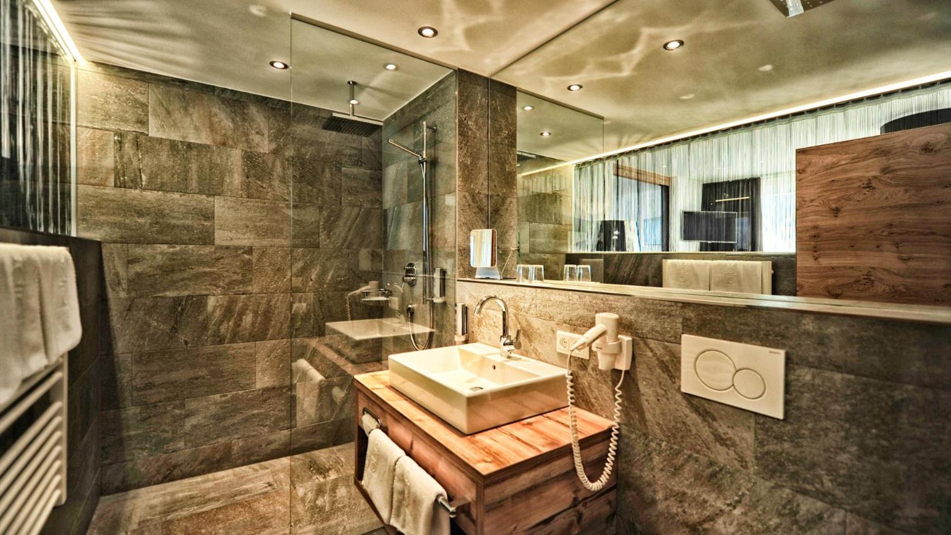 Alps Lodge Fiss