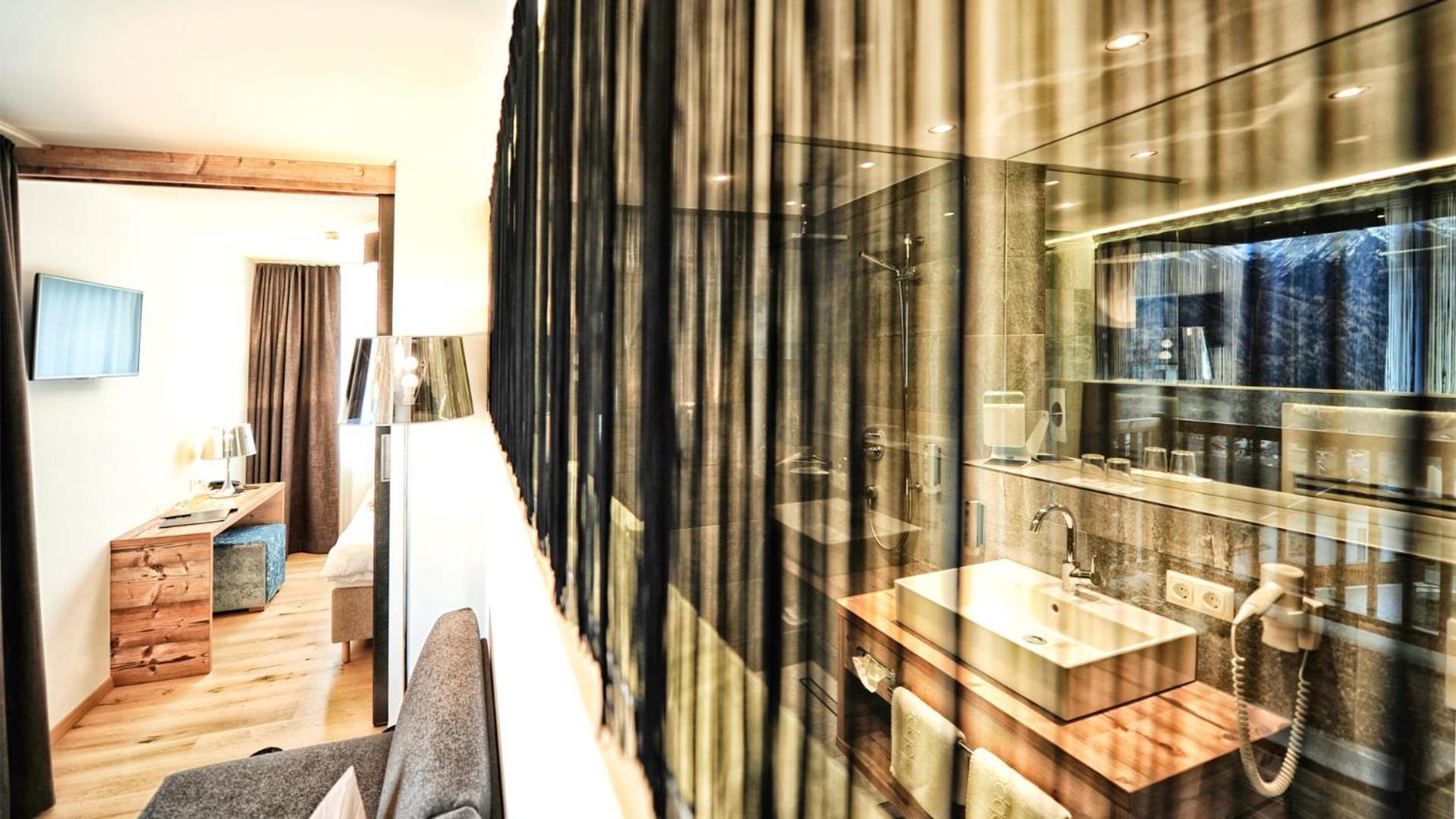 Alps Hotel
